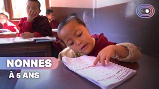 Jeunes filles nonnes pour survivre